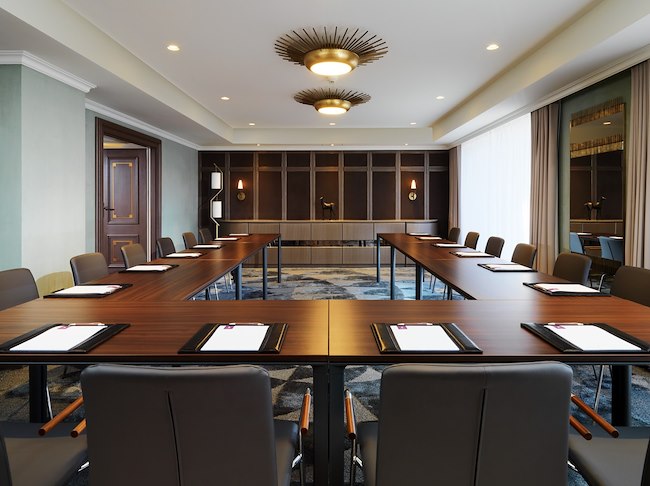 SALONS & EVENT SPACES